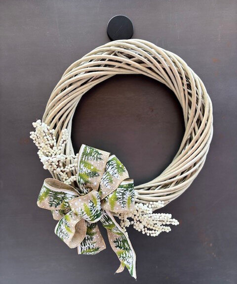 Medium-Natural-Woven-Wreath-15in-Dia-Bow-Winter-Berry Product Image